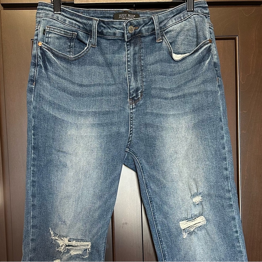 Judy Blue Distressed Blue Ankle Crop Jeans Straight Leg Frayed Hem
